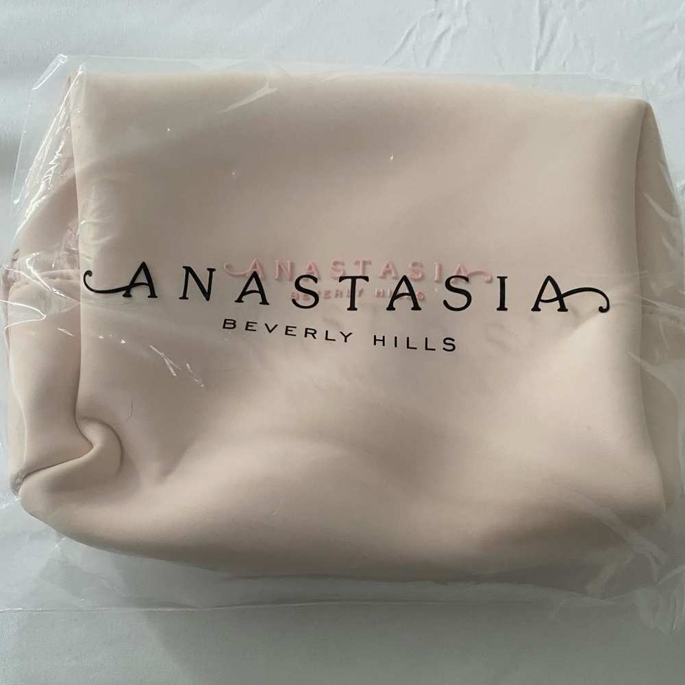 Anastasia Beverly Hills Makeup Pouch - NEW!
